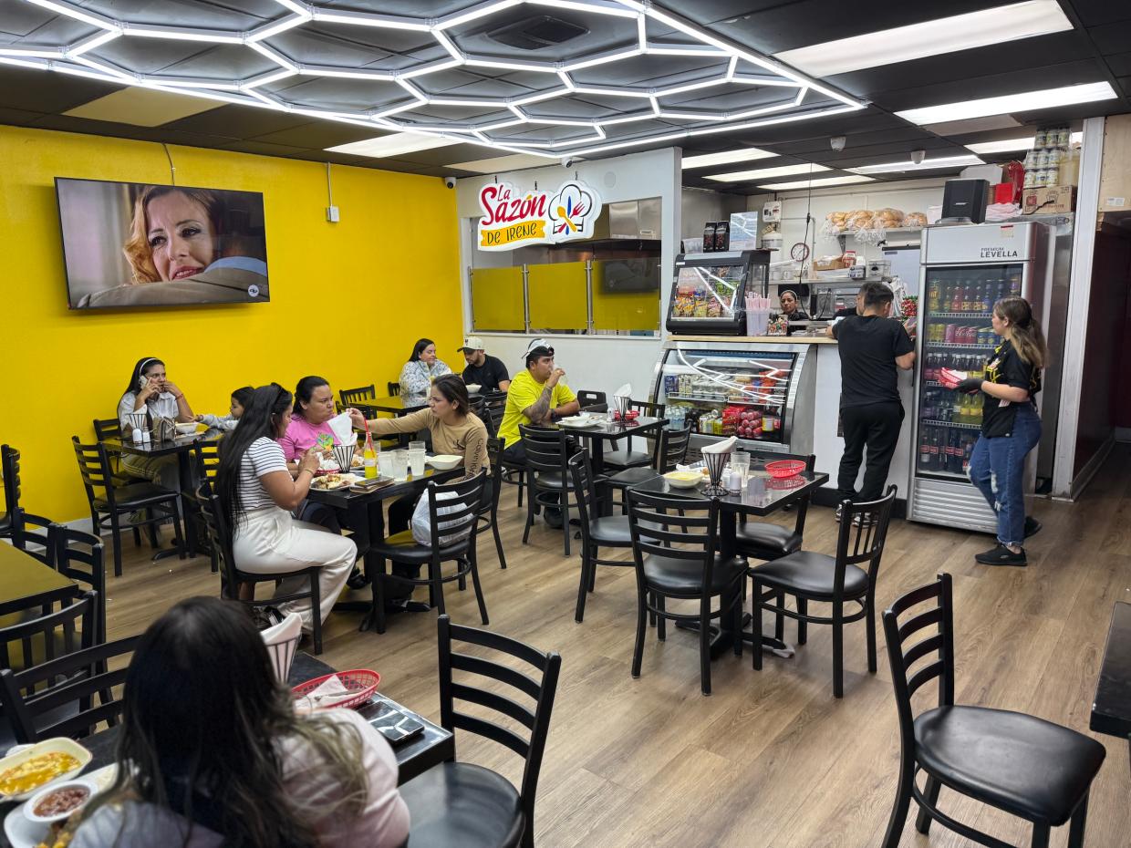 a full restaurant