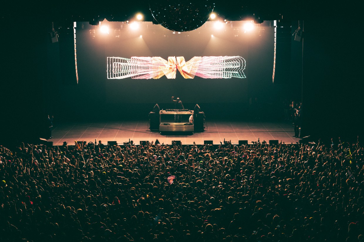 DJ Diesel performing at Mission Ballroom.