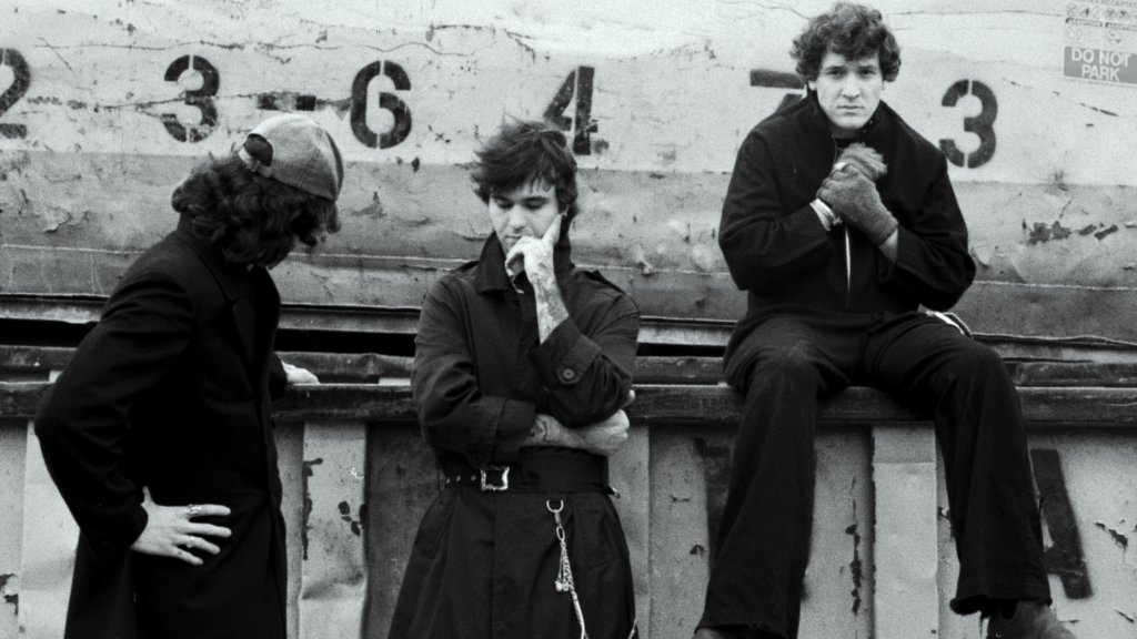 Quarters w/ Porch Light