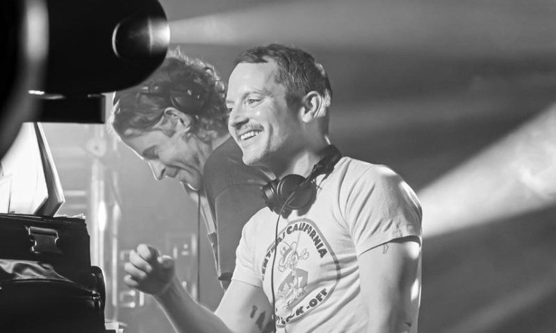 Elijah Wood deejaying