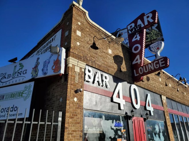 outside of bar 404