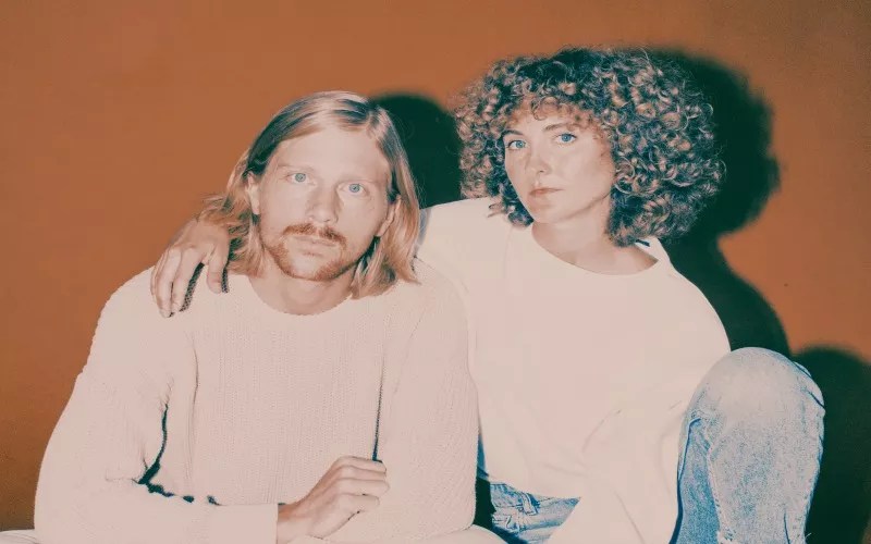 <i>Pitchfork</i> Takes Swings at Rateliff and Tennis. Tennis Swings Back.