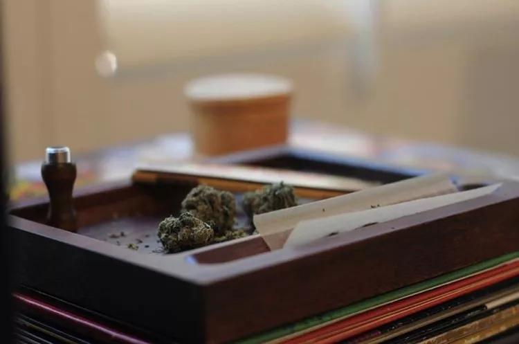 Hakuna Supply Crafts Cannabis Stash Boxes With a Problem-Free Philosophy