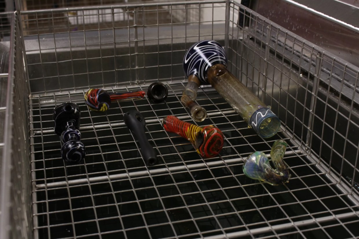 Pipe Dream: Can a Bong-Cleaning Service Be Affordable?