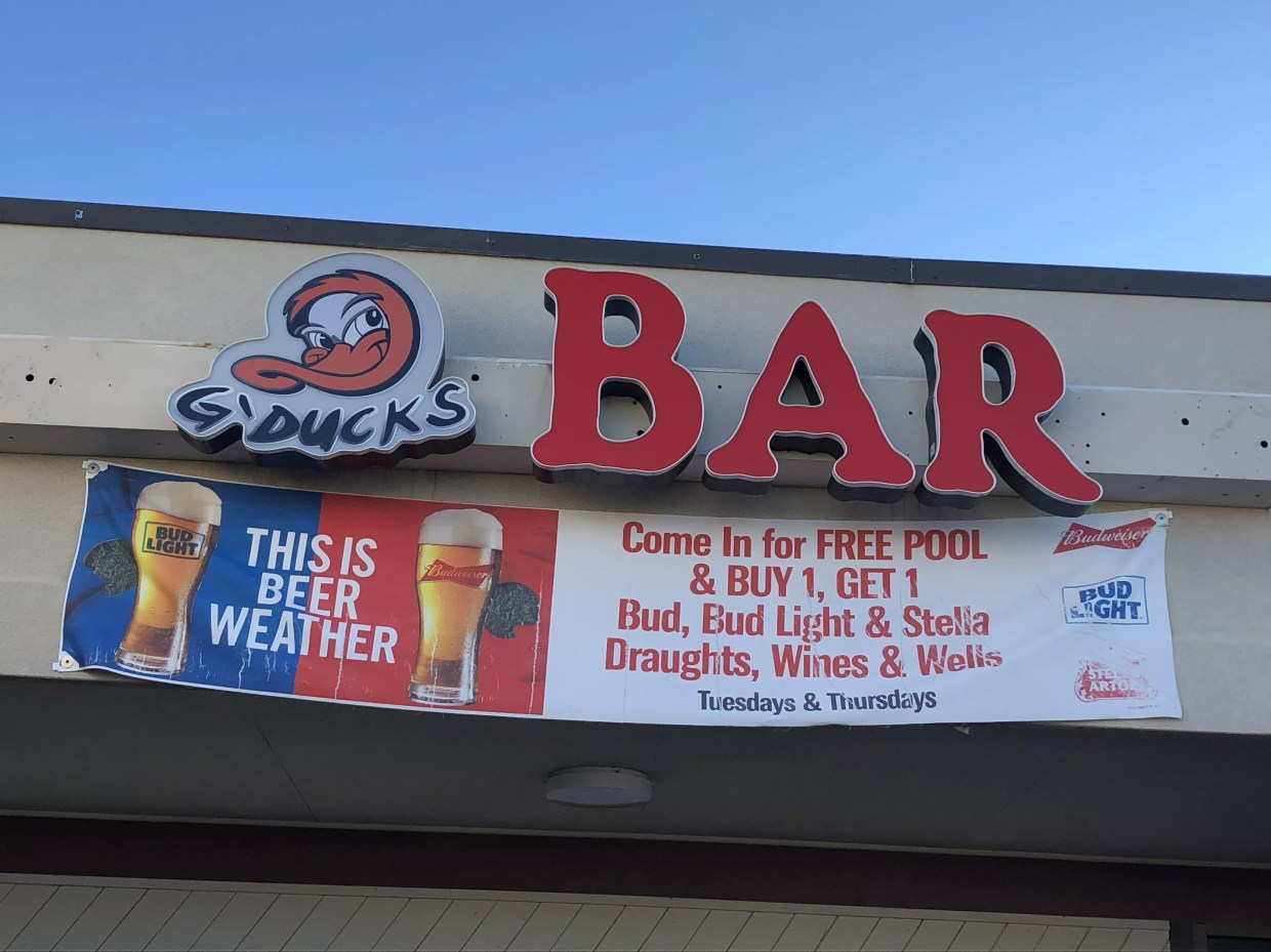 G’Ducks Bar Is Your “Any-Collar Bar” in Southeast Aurora