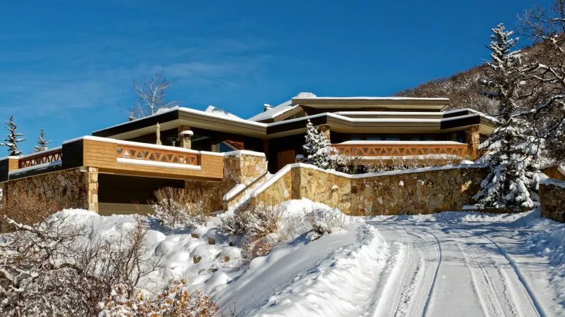 Bitcoin and Cryptocurrency Fever Hits Colorado’s Luxury-Home Market
