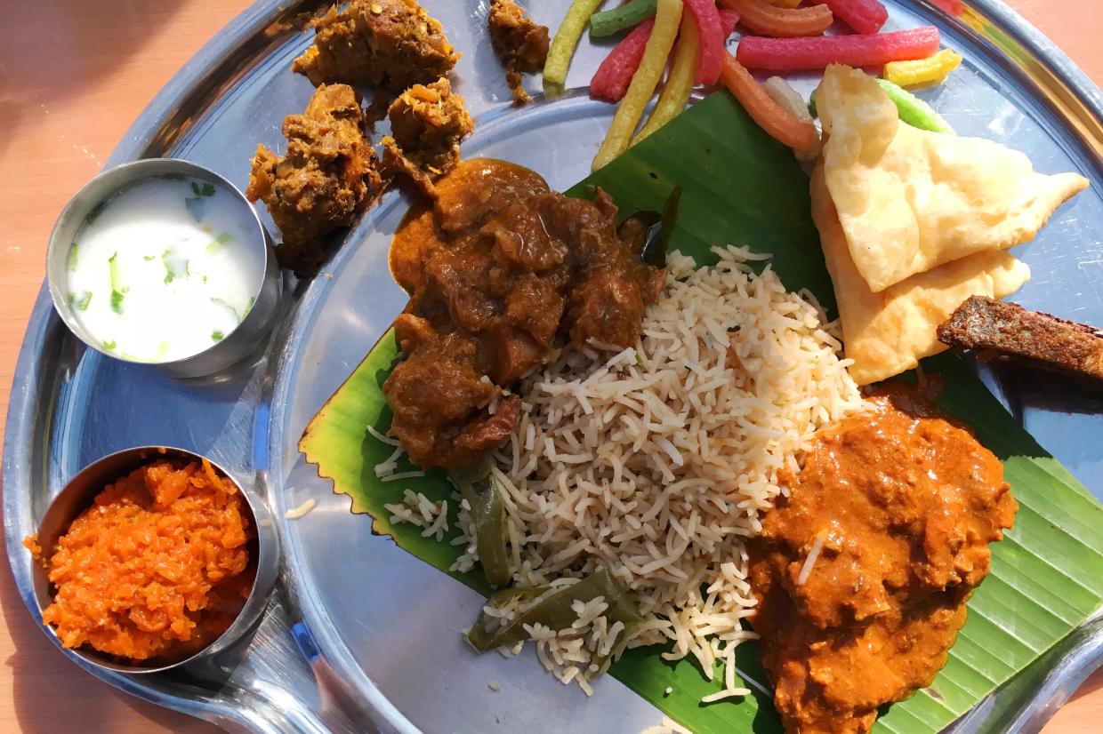Hyderabad House: South Indian in the South Suburbs