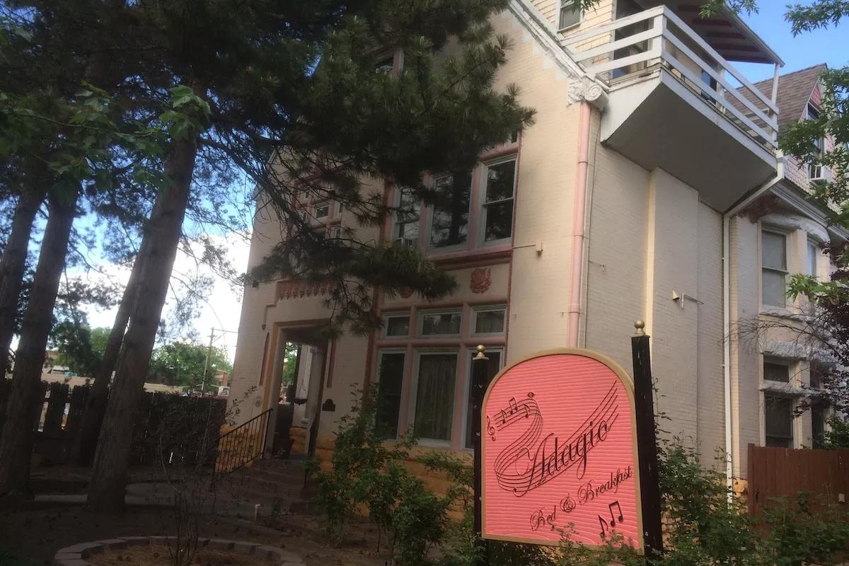 Welcome to Colorado, Cannabis Fans: Seven Pot-Friendly Hotels and B&Bs