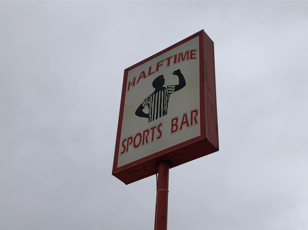The Halftime Sports Bar Is a Neighborhood Oasis in Commerce City