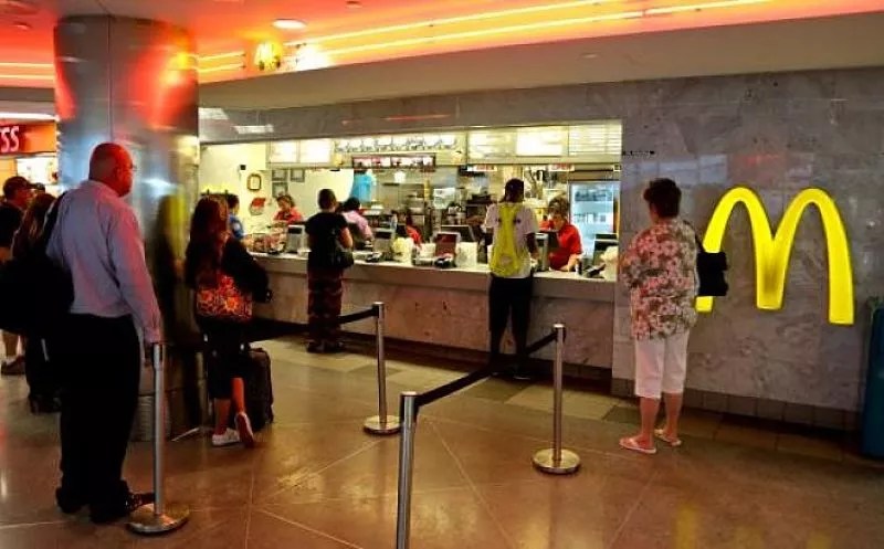 Where to Eat and Drink After 10 p.m. at Denver International Airport