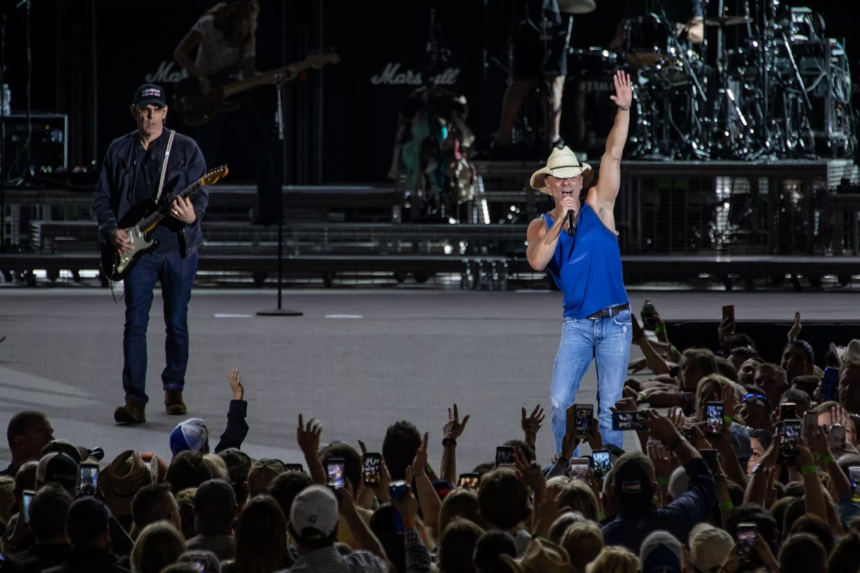 Kenny Chesney’s No Shoes Nation Sure Beats This United States