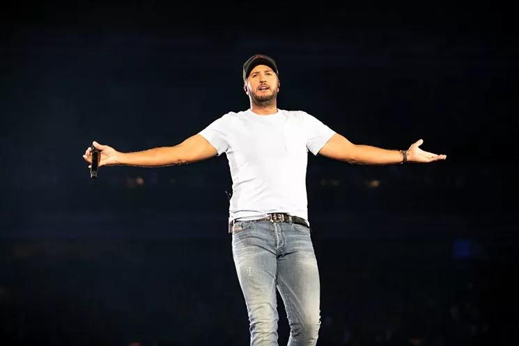 Reader: Country Concerts Are Always the Most Rowdy
