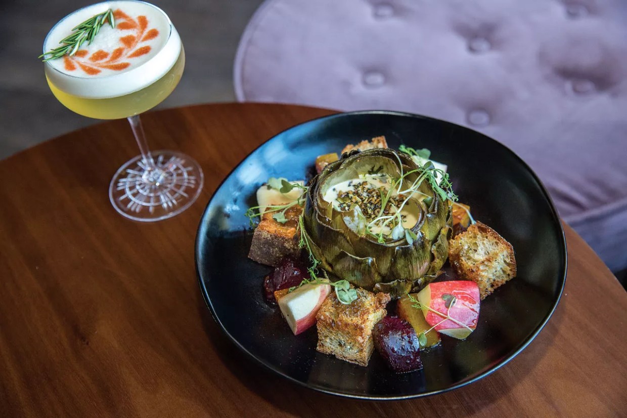 Review: The Family Jones Is a Spirited Restaurant