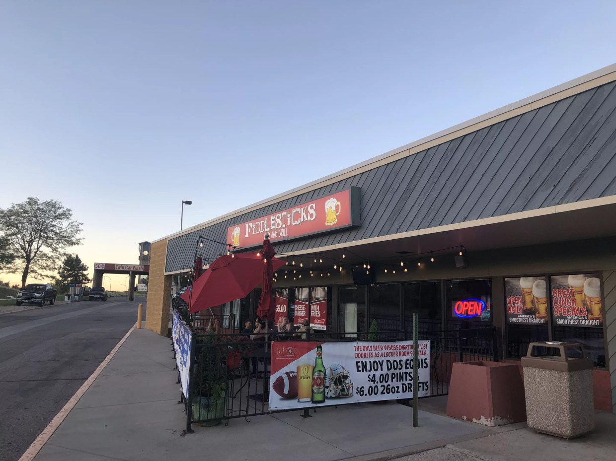 Fiddlesticks Bar and Grill Is Lakewood’s Home for Bar Nonsense