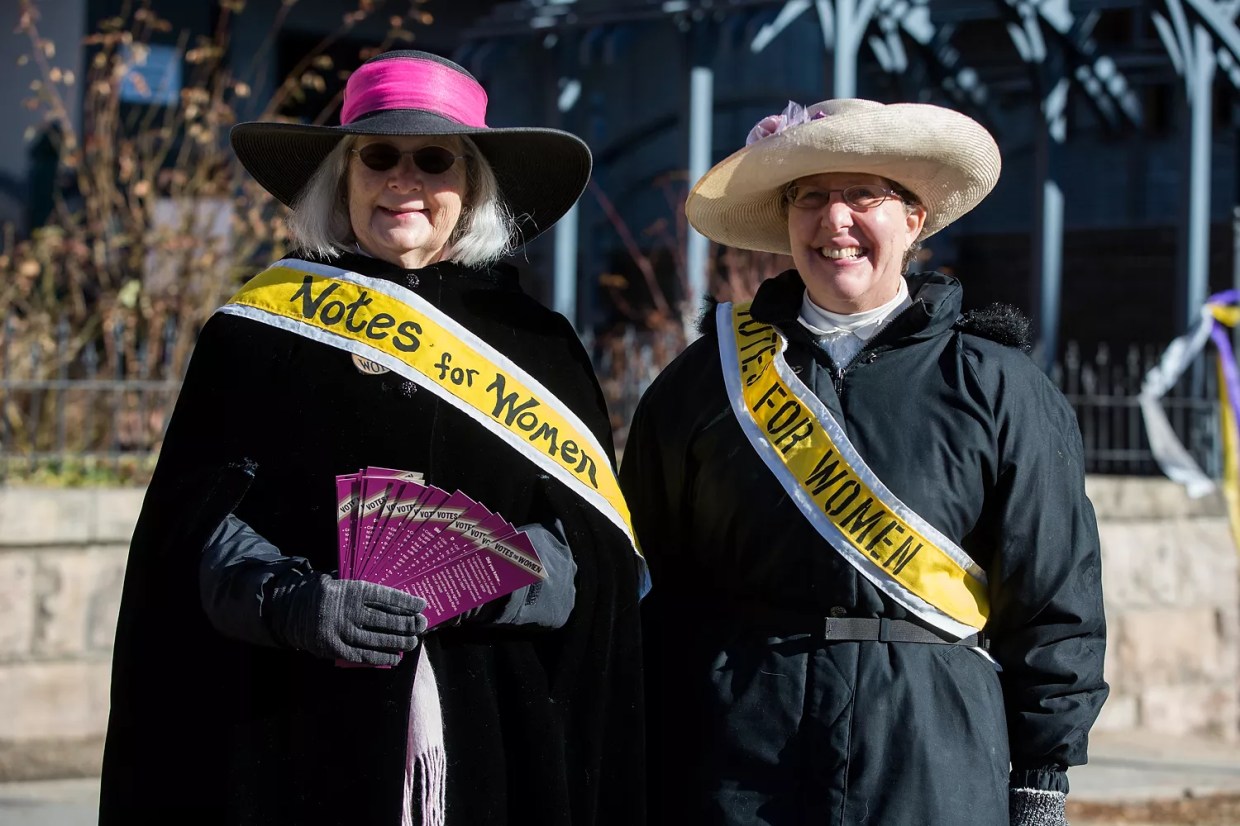 Op-Ed: We’re in Favor of Saying “Happy Holidays”