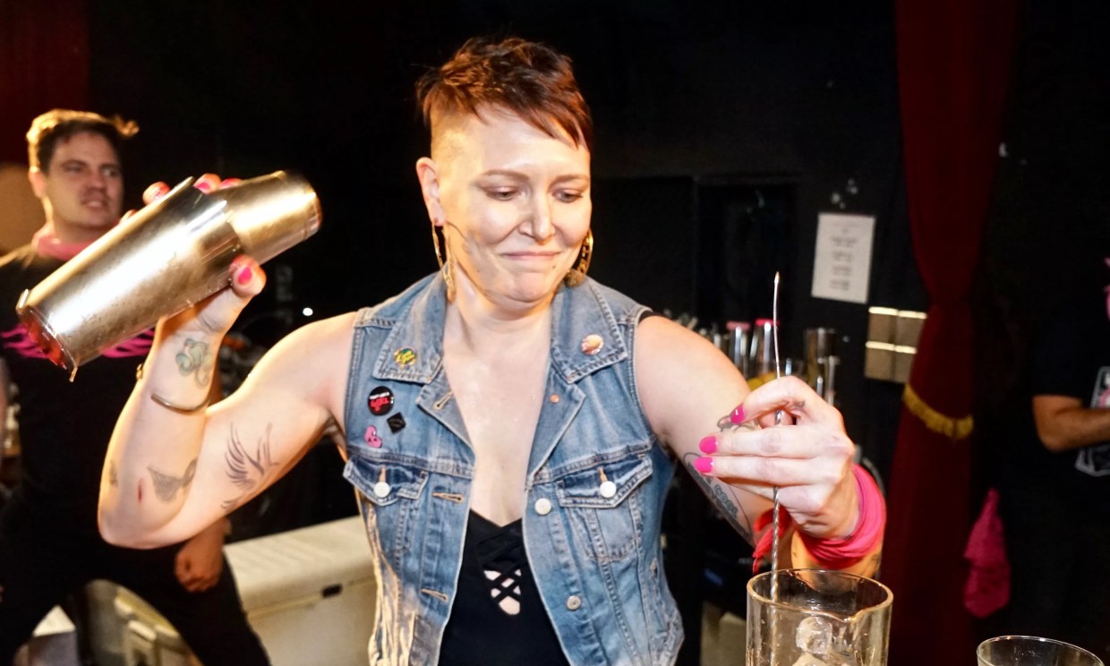 Lady Jane Bartender Qualifies for National Speed Rack Championship