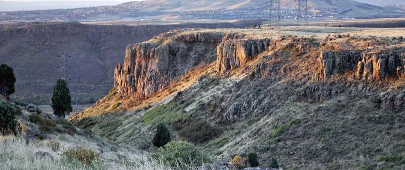 Mountain cliff views.