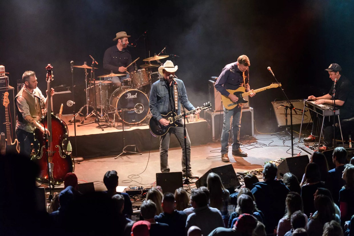 Railbenders Remember Longtime Herman’s Hideaway Owner Allan Roth