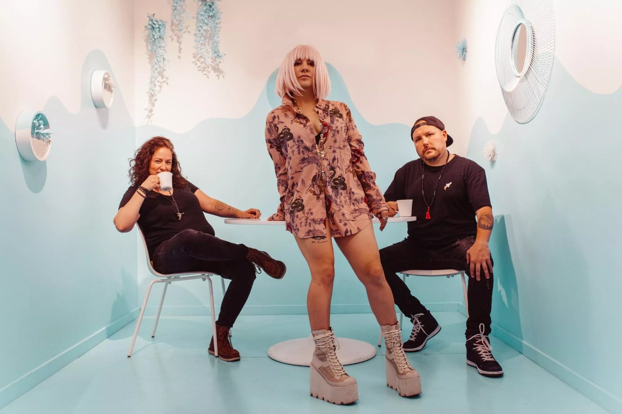 Liptruce: From Sir With Love