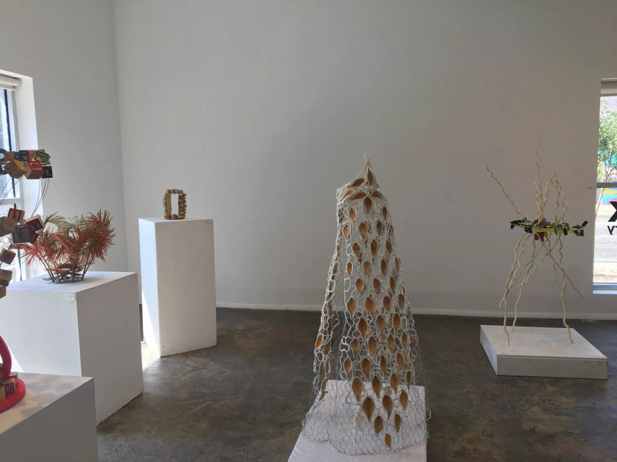 Three Galleries at 900 Santa Fe Keep This Art District’s Label Alive
