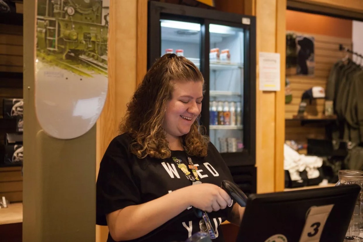 Lawmakers Consider Ending Residency Requirement for Marijuana Workers