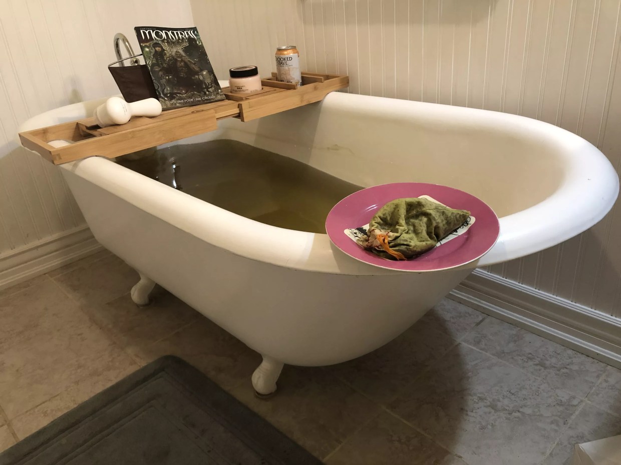 Spliff, Splash: Getting High in a Weed Bath