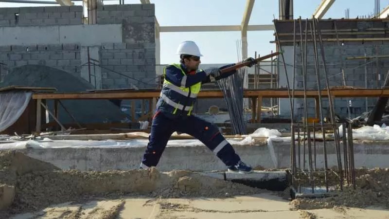 COVID-19: Many Outdoor Workers in Denver Area Rejecting Masks