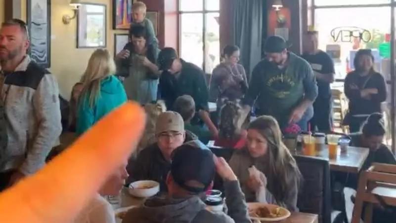 COVID-19: Restaurant Gives the Finger to On-Site Closure Order