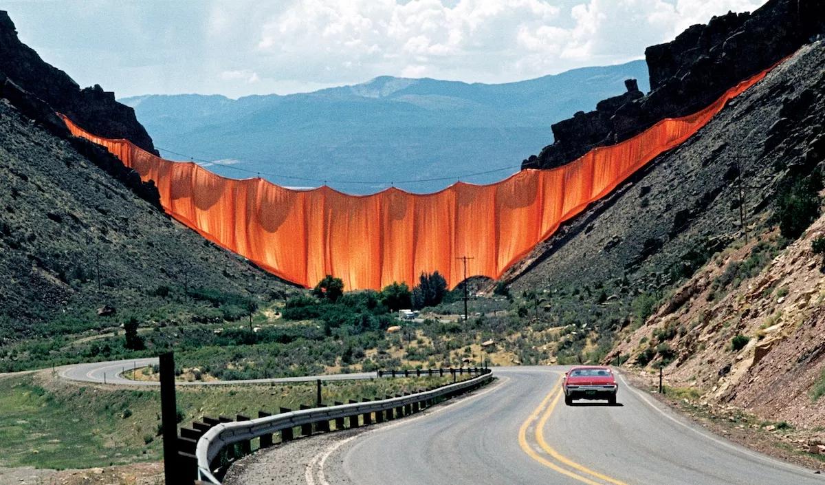 Reader: Christo Was a Master of Gimmicks