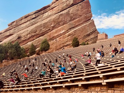 Yoga on the Rocks Returns With Extra Dates, Bilingual Sessions