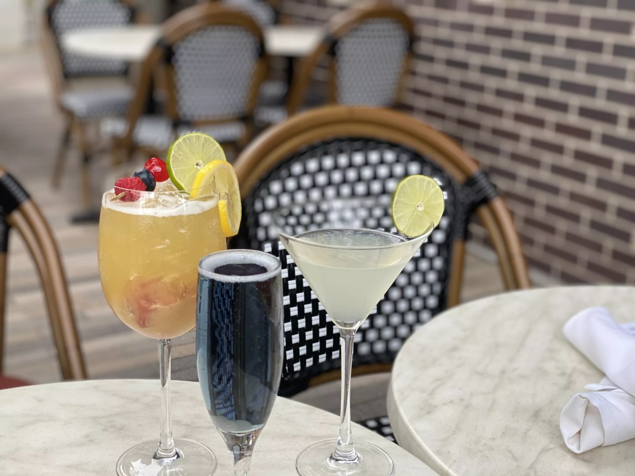 Discount Snails and Cocktails at Le French’s Happy Hour