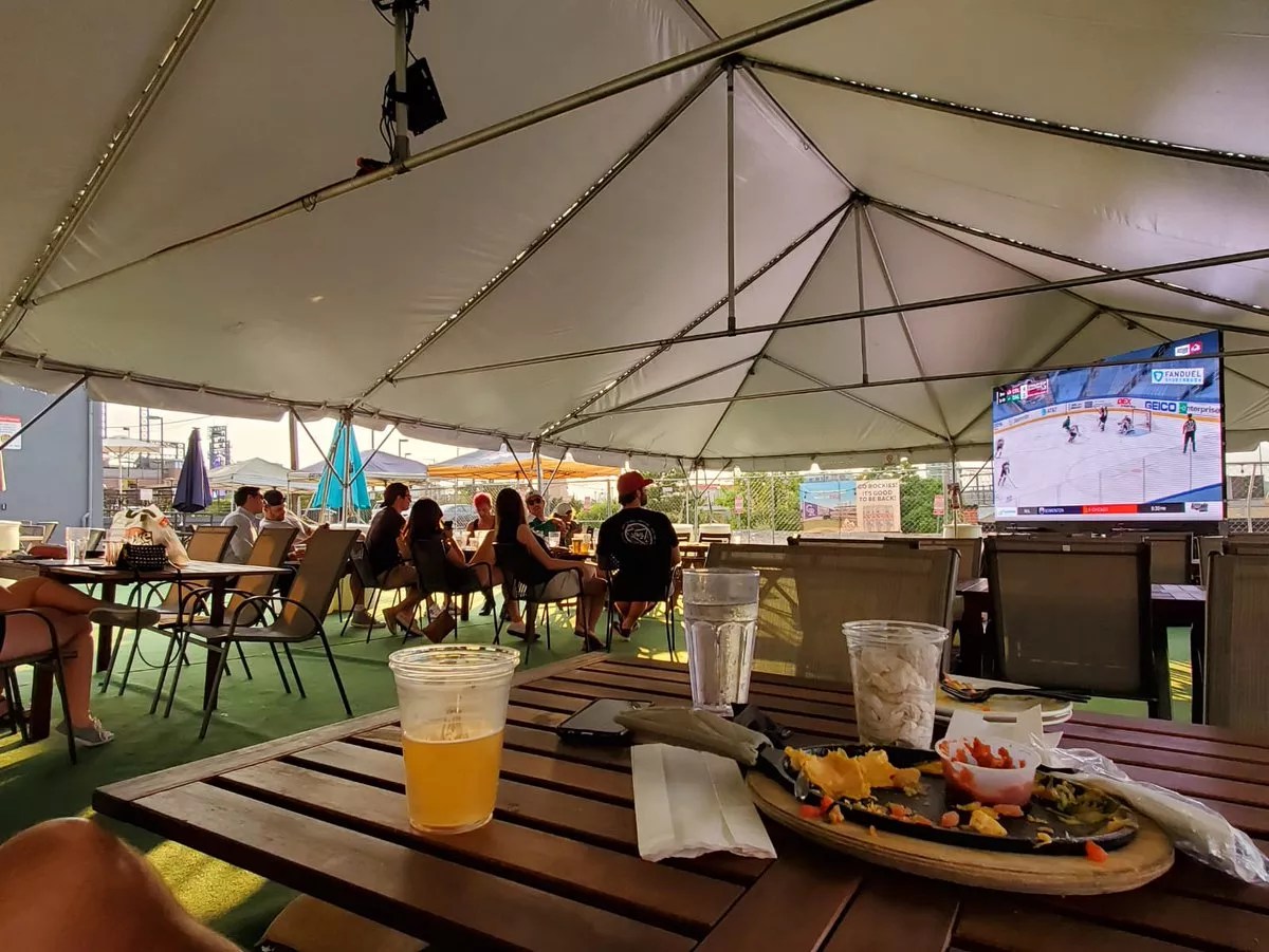 Reader: Restaurants Should Definitely Reopen Dining Rooms