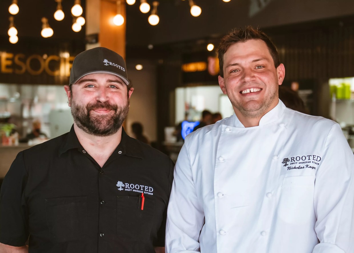 Seafood and Holiday Cheer Come to Avanti F & B