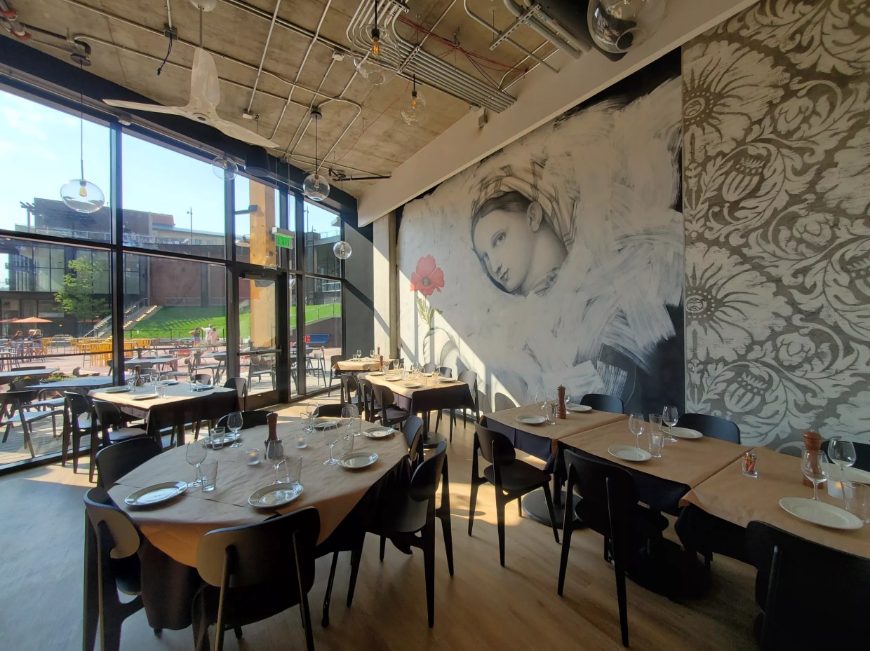 First Look: Carmine’s on McGregor Square Delivers Comfort in the Chaos