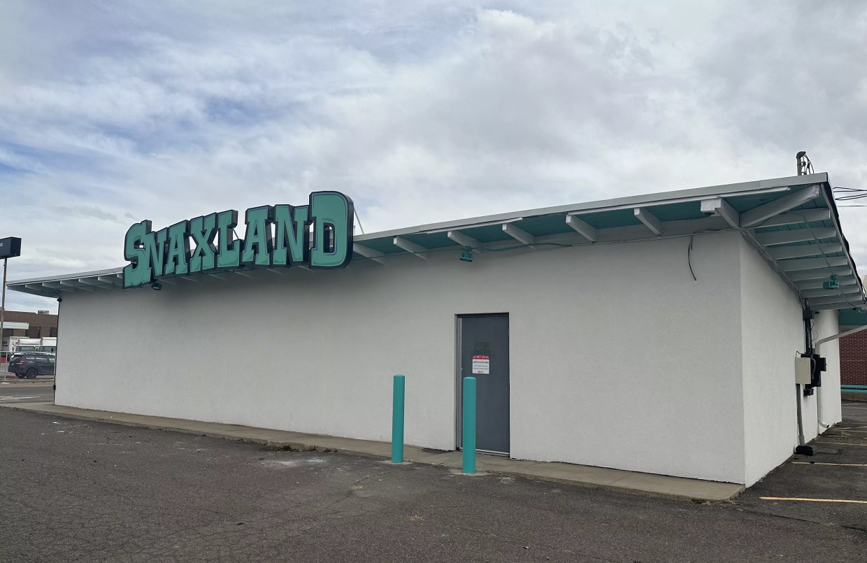 Snaxland dispensary