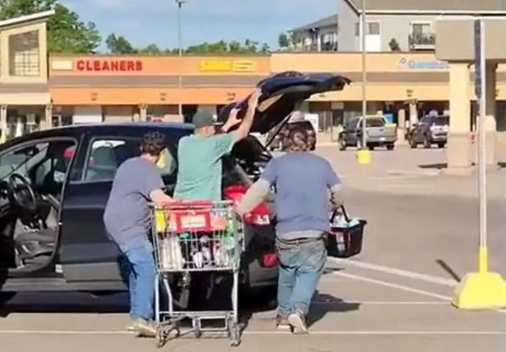 Shoplifters on video last month at a Centennial King Soopers making off with $400 to $500 worth of laundry detergent.