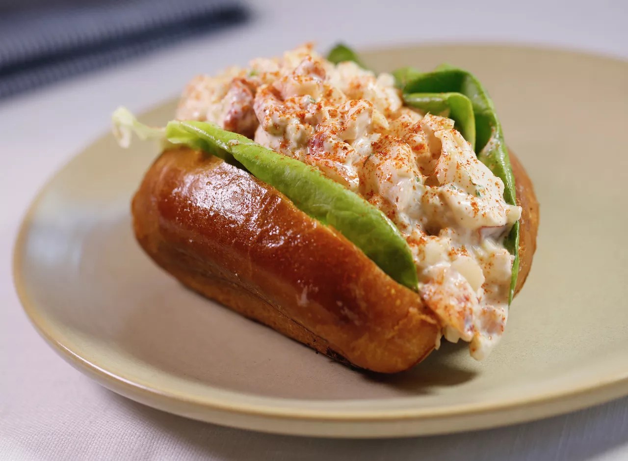 lobster meat on a roll