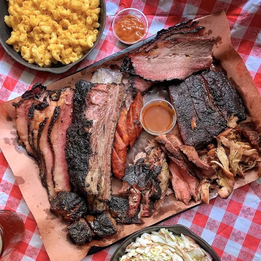 platter of barbecue