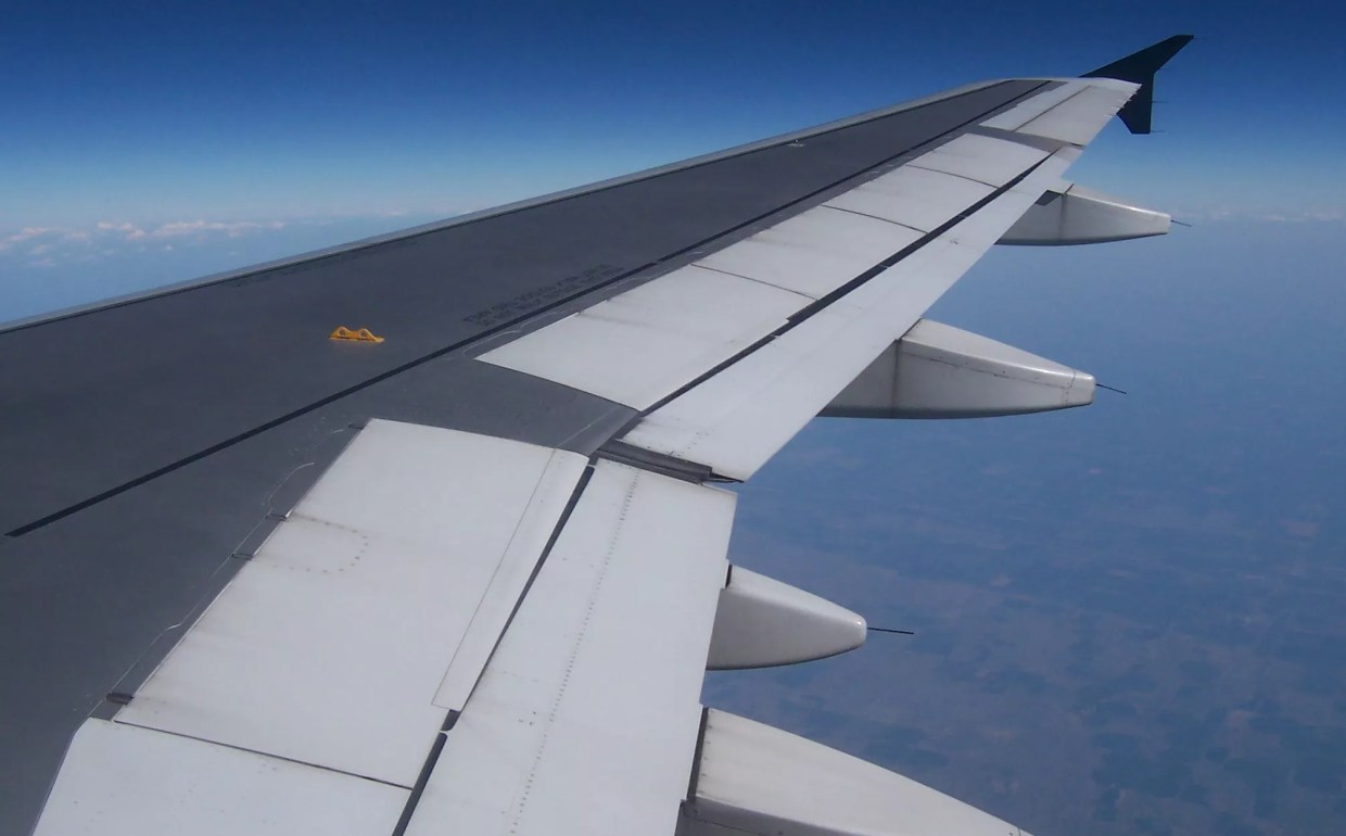 airplane wing in flight