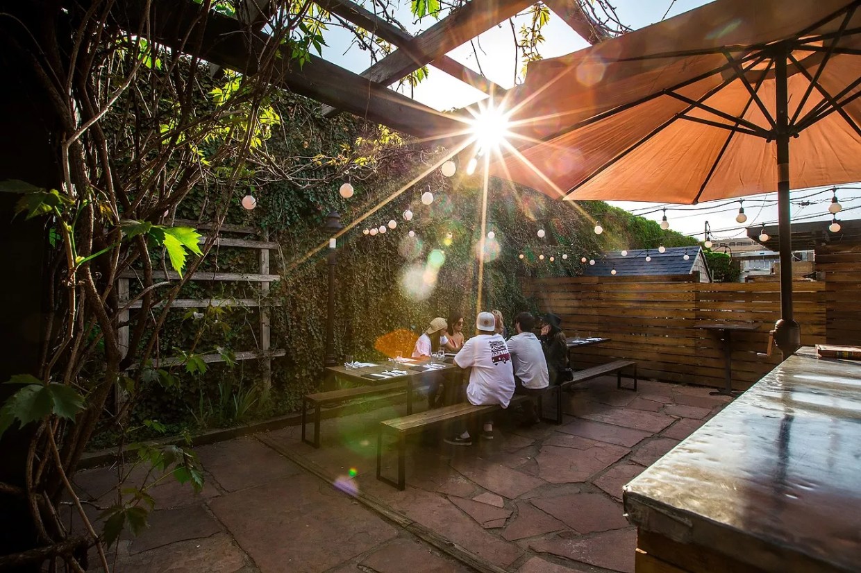 restaurant outdoor patio