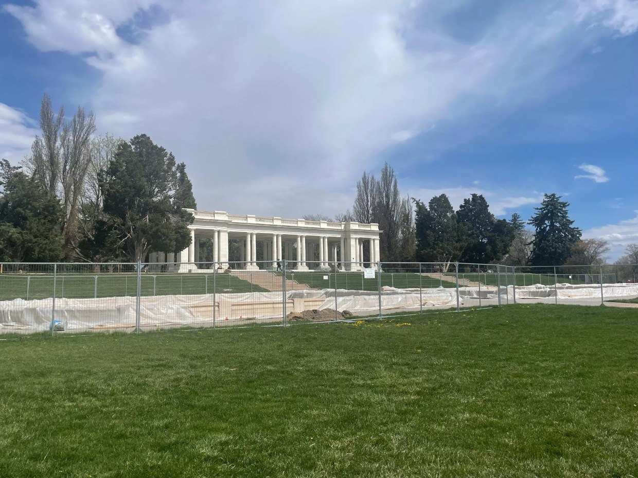 Cheesman Park fountains and pillars