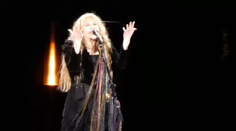 stevie nicks singing