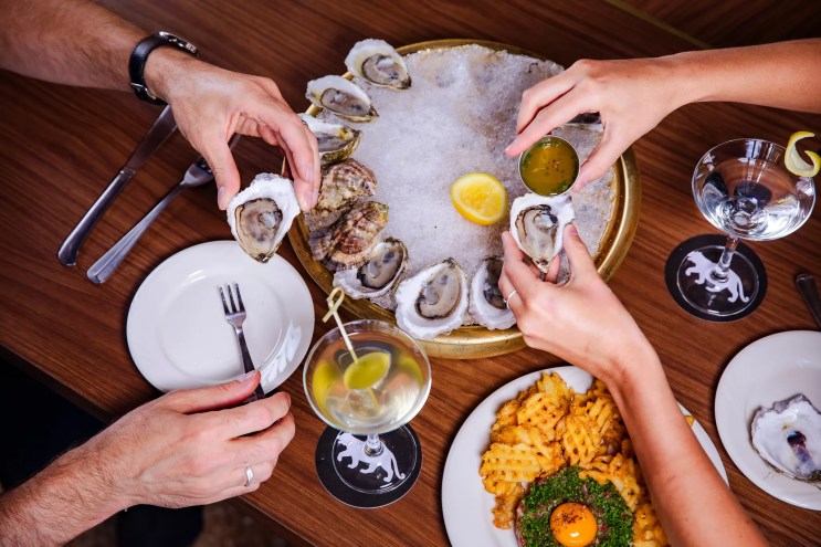 platter of oysters