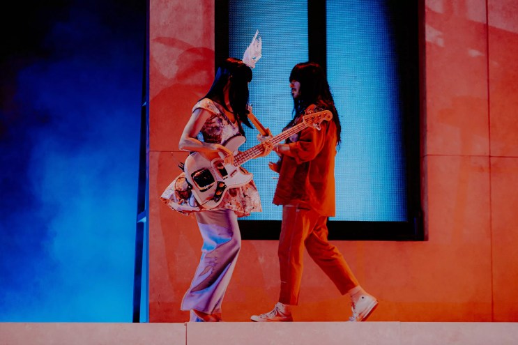 khruangbin at red rocks