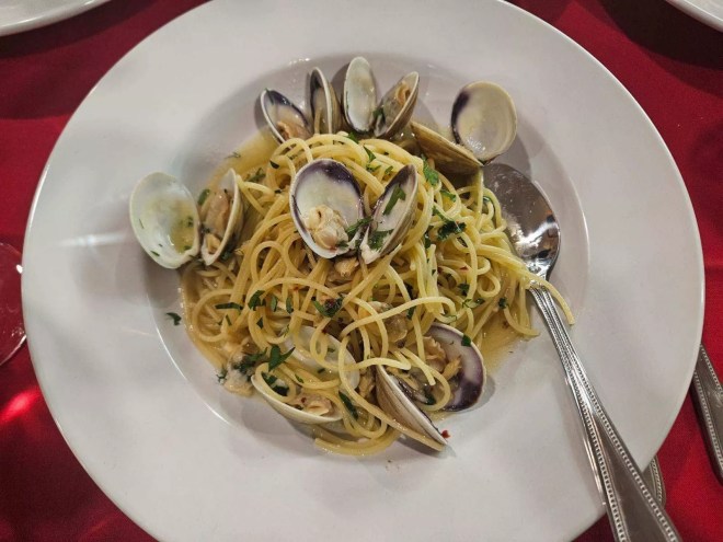 Spaghetti with clams