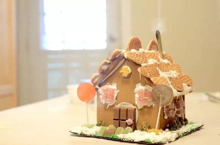 THC-infused gingerbread house with weed eidbles
