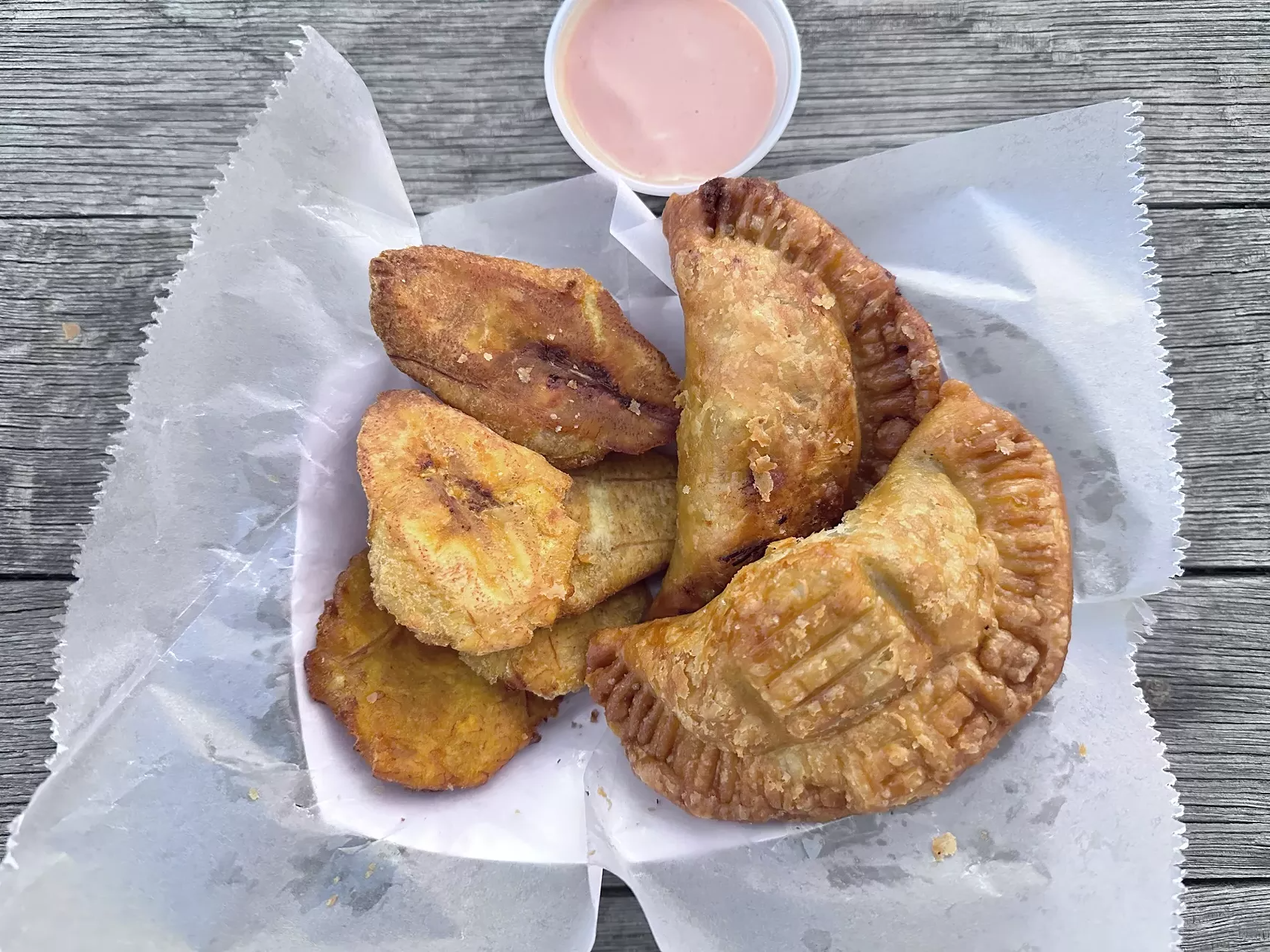 empandas and tostones