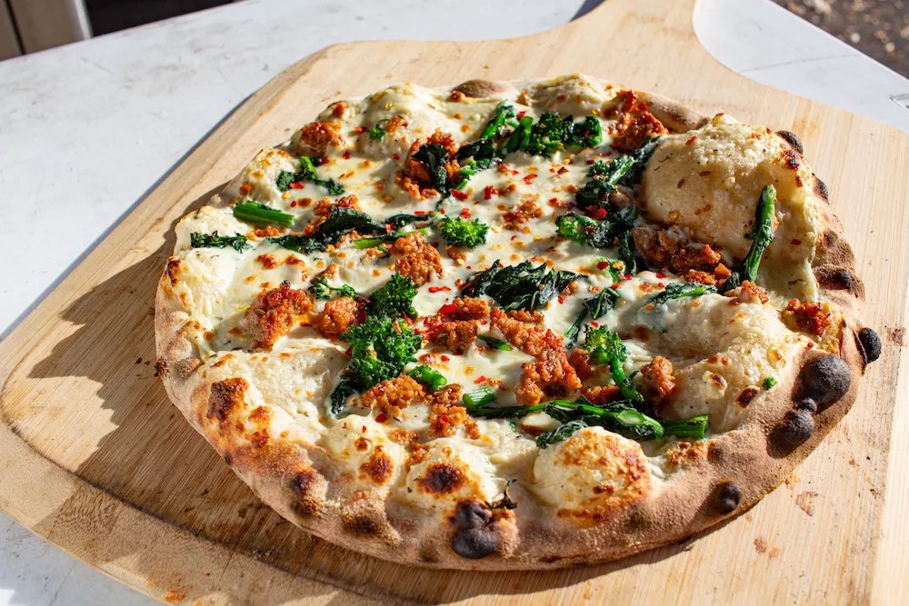 fennel sausage and broccoli rabe pizza