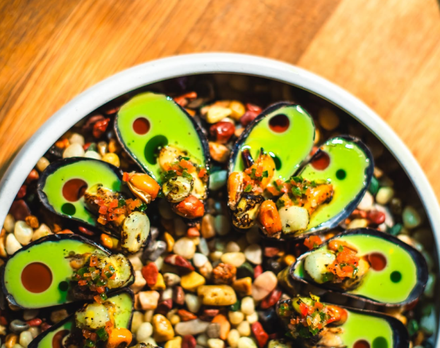 mussels on a platter