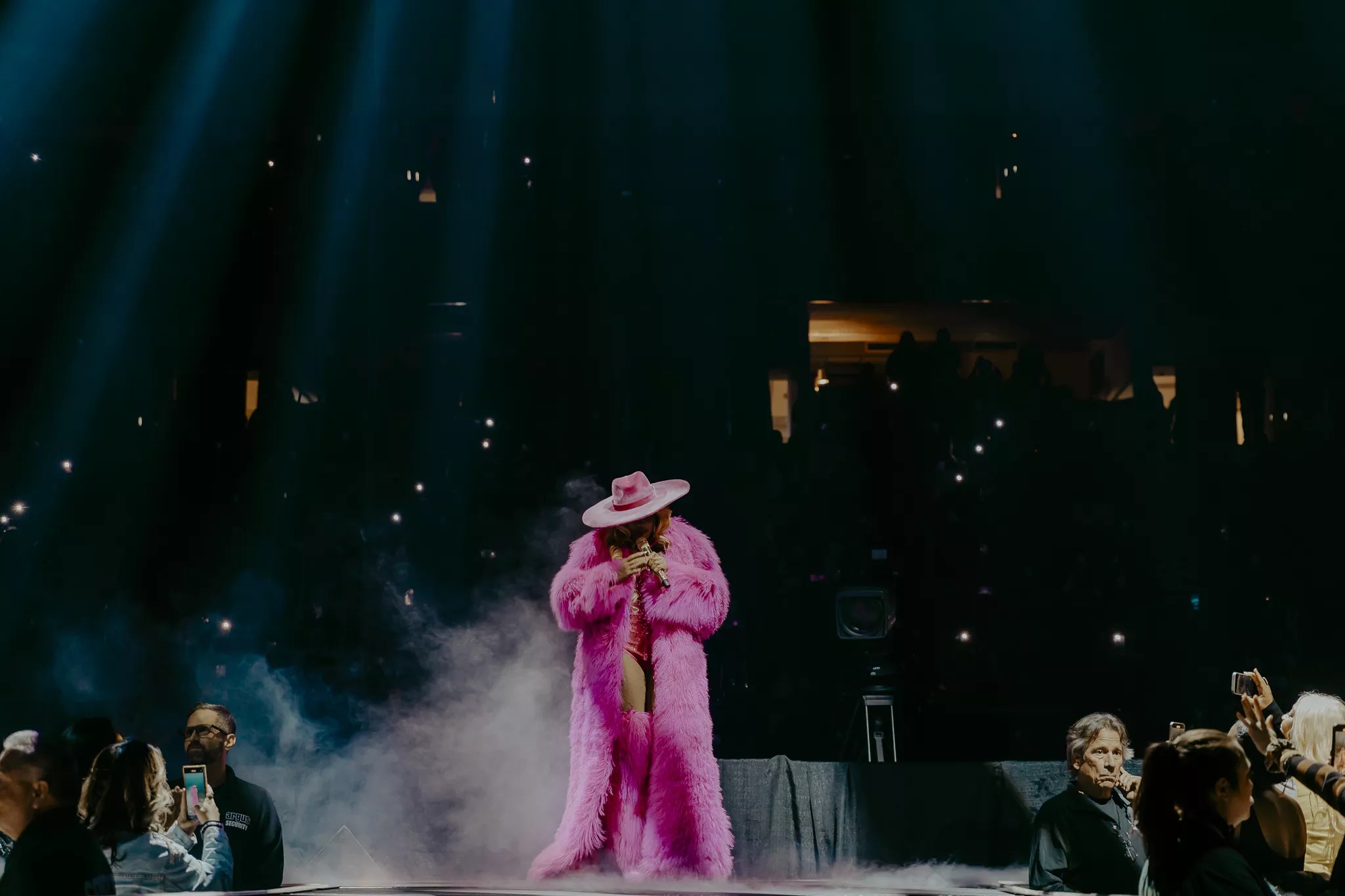 Mary J. Blige performing at Denver Ball Arena